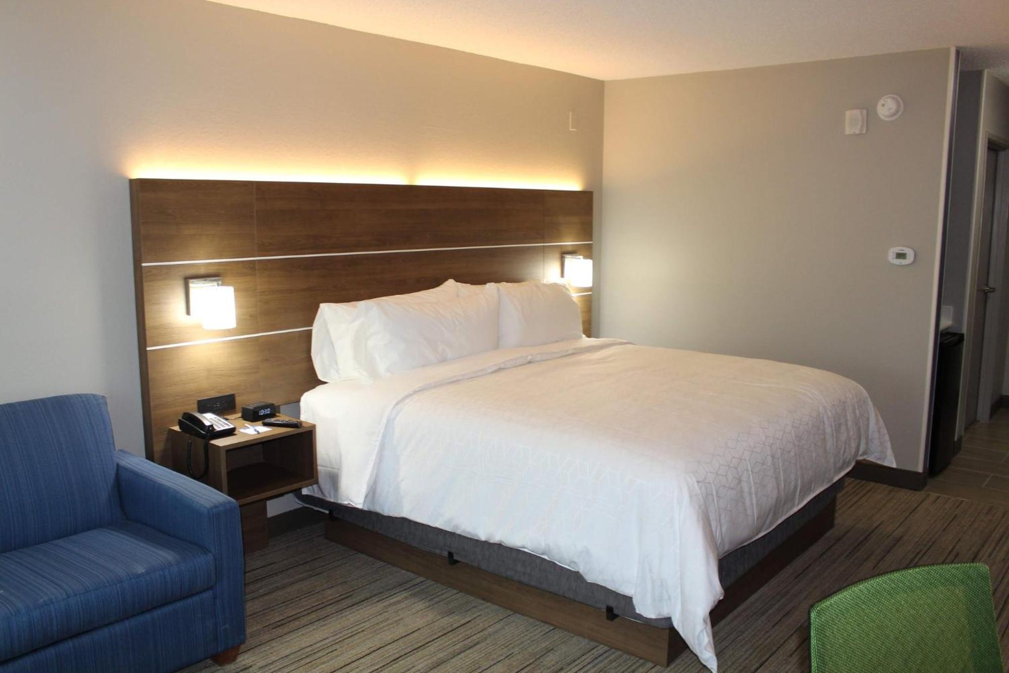 Holiday Inn Express & Suites - Enterprise By Ihg Exterior photo